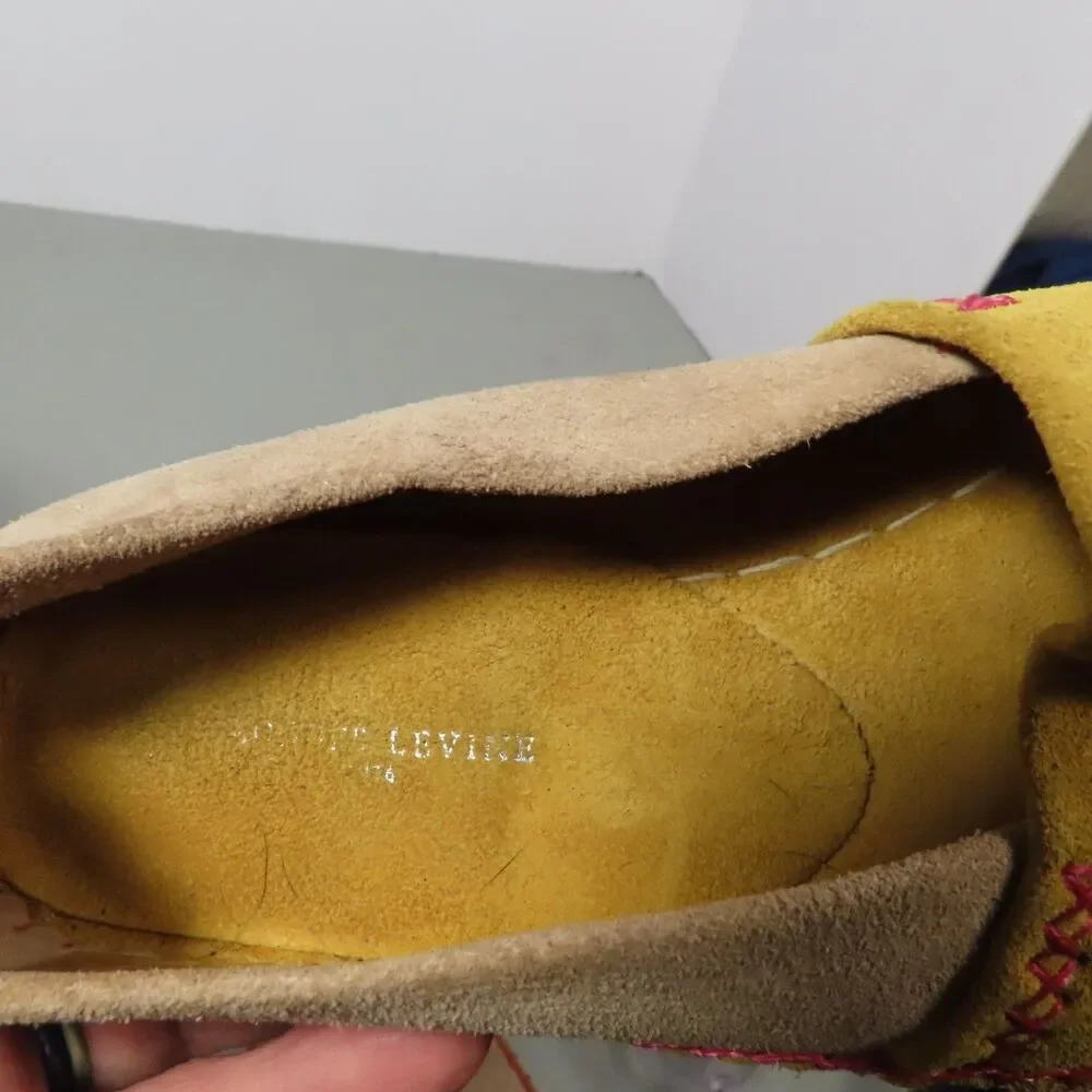 Valerie Levine Yellow Suede Moccasin Flats Pink Stitch Spain Women 7.5